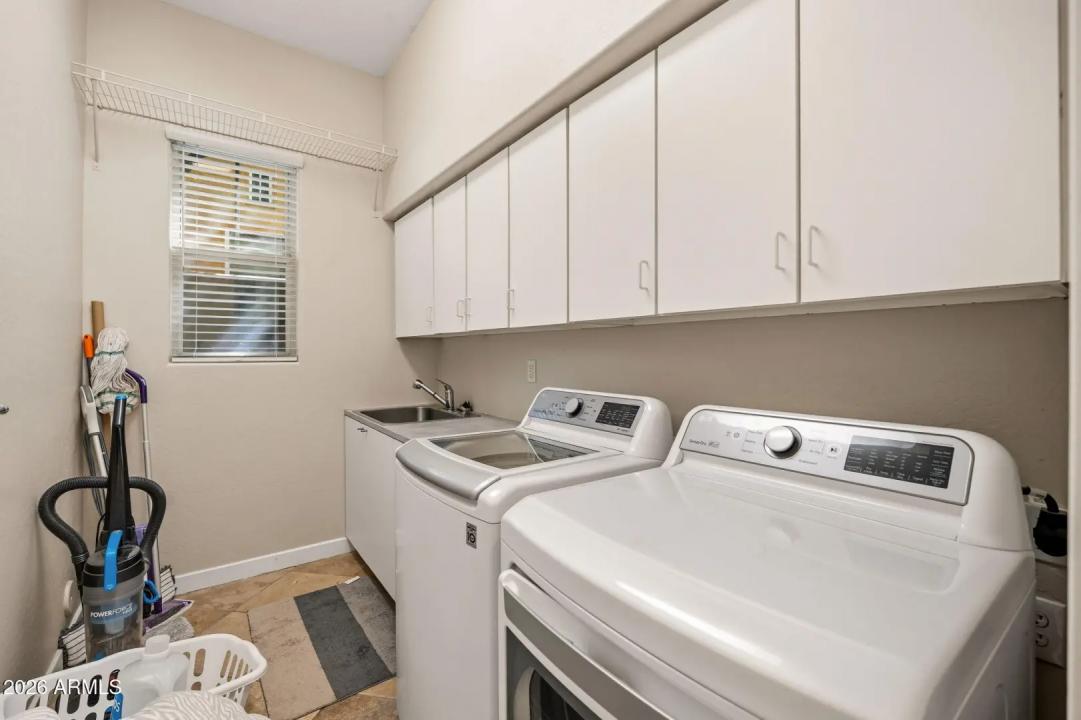 Real Estate Picture 24