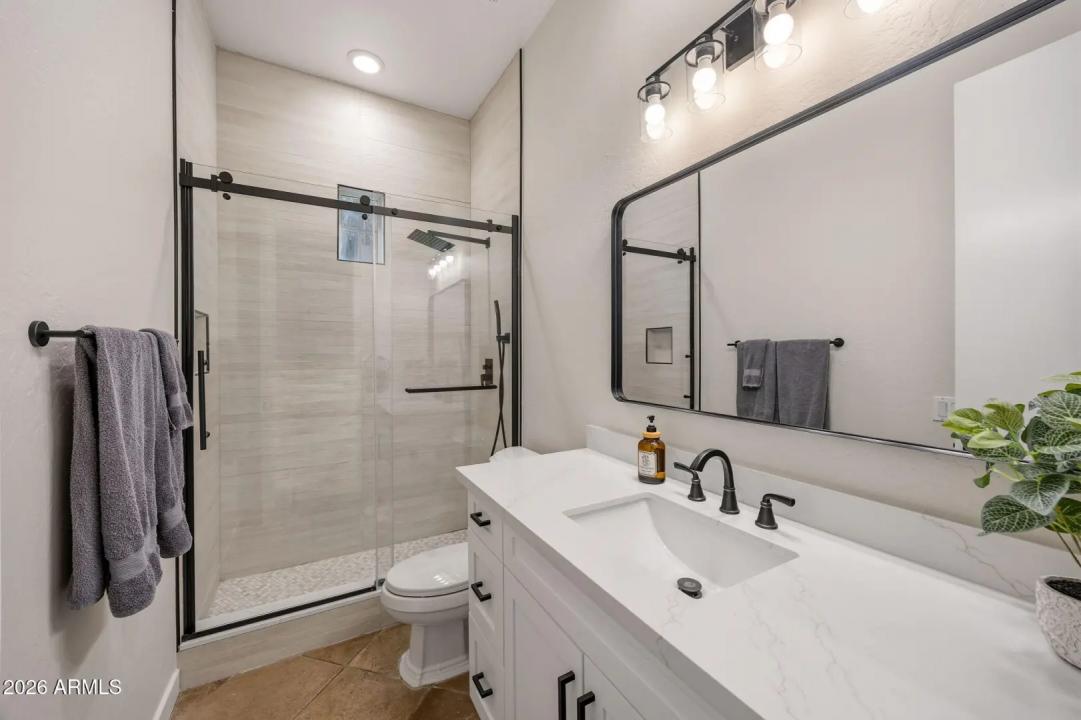 Real Estate Picture 33