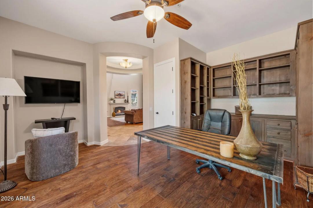 Real Estate Picture 8