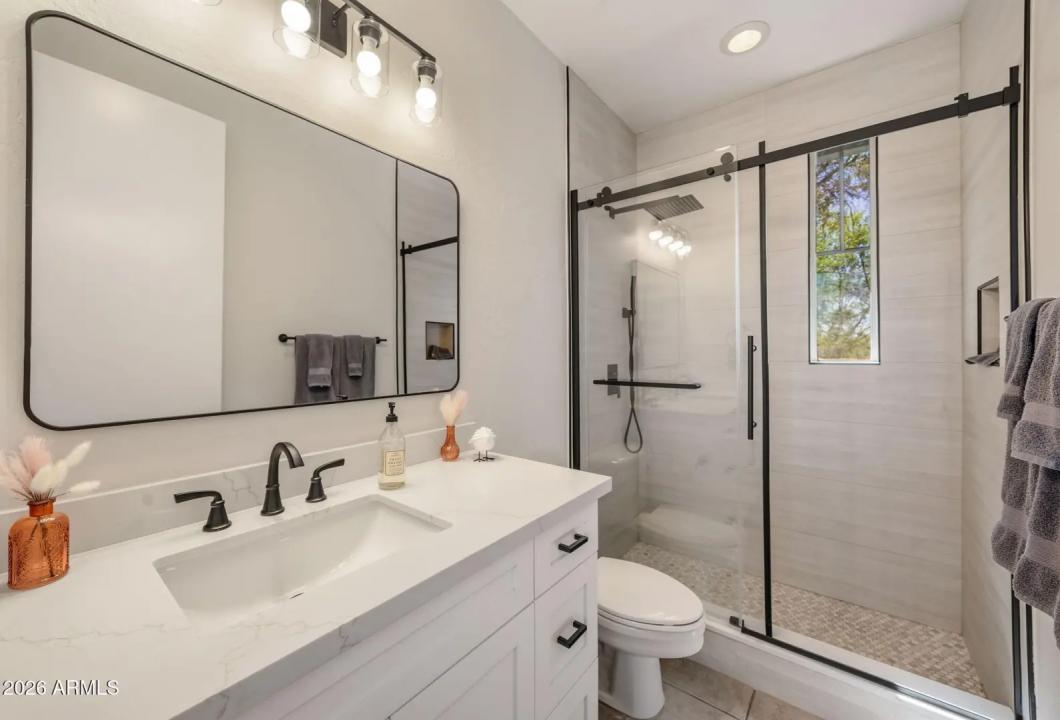 Real Estate Picture 28