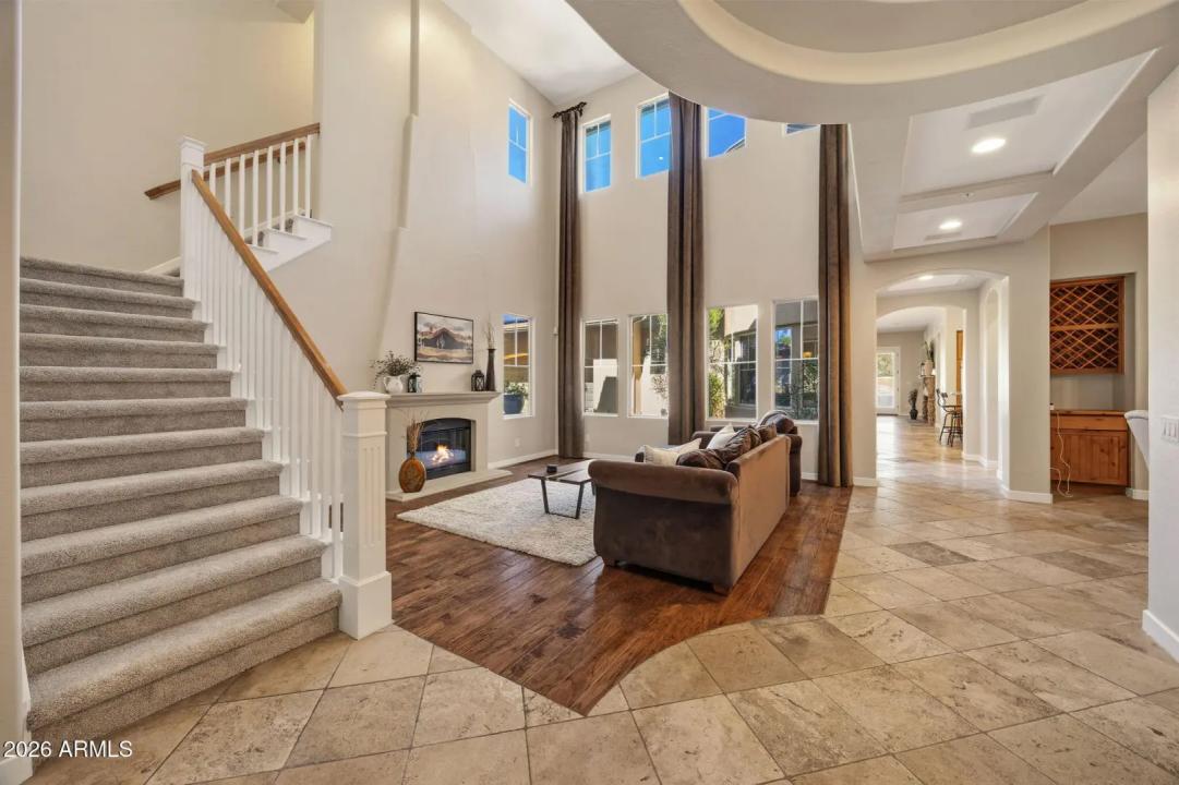 Real Estate Picture 7