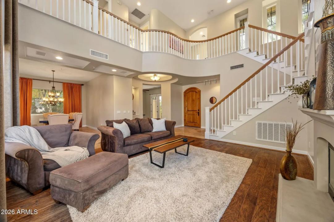 Real Estate Picture 5