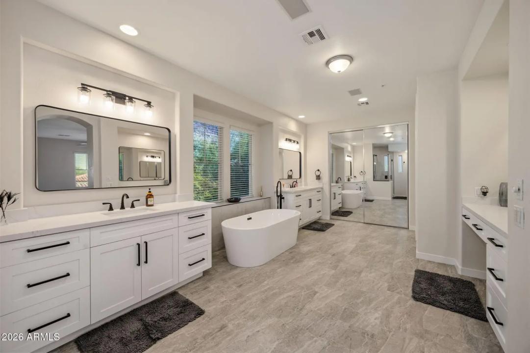 Real Estate Picture 39