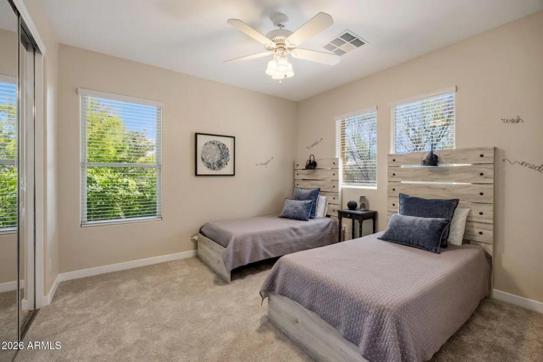 Real Estate Picture 32