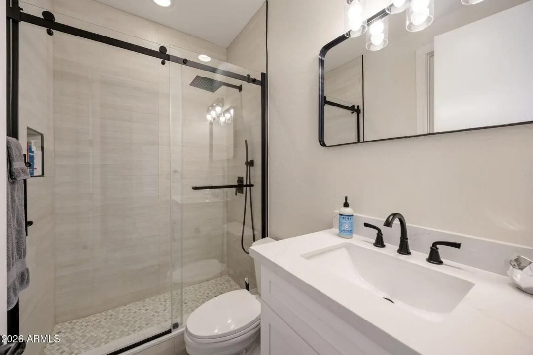 Real Estate Picture 25