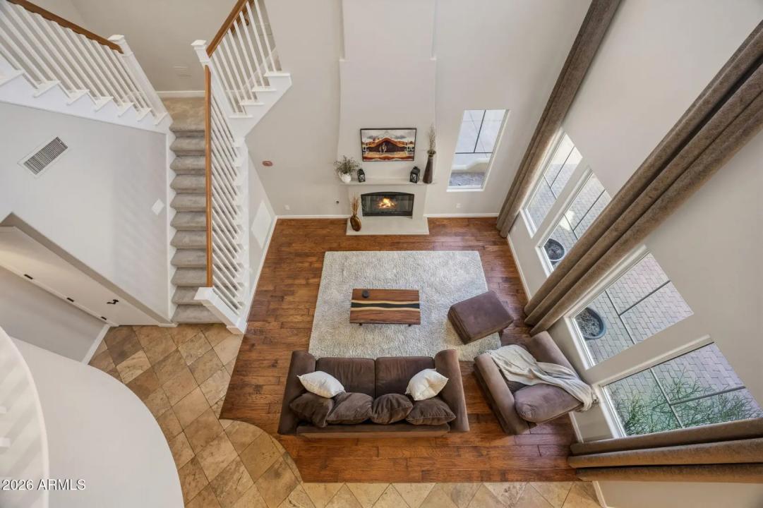 Real Estate Picture 6