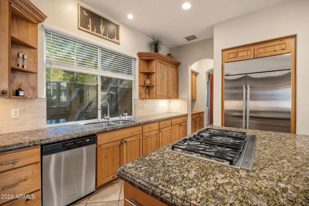Real Estate Picture 14