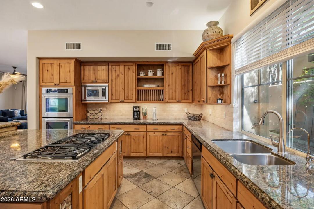Real Estate Picture 13