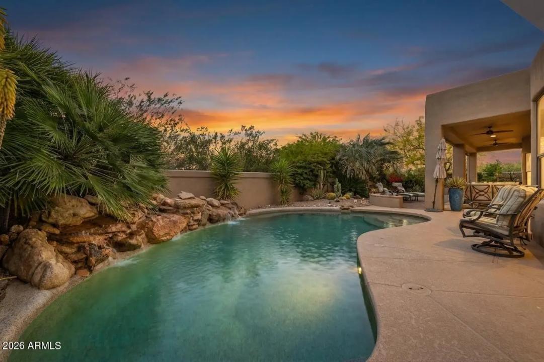 Real Estate Picture 7