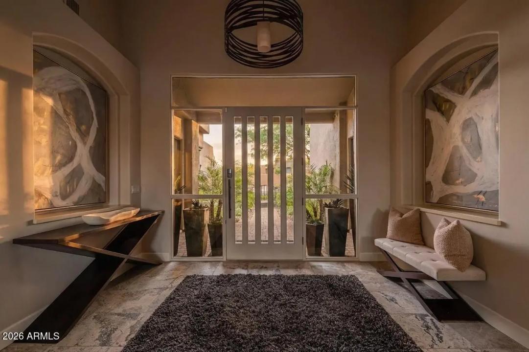 Real Estate Picture 4