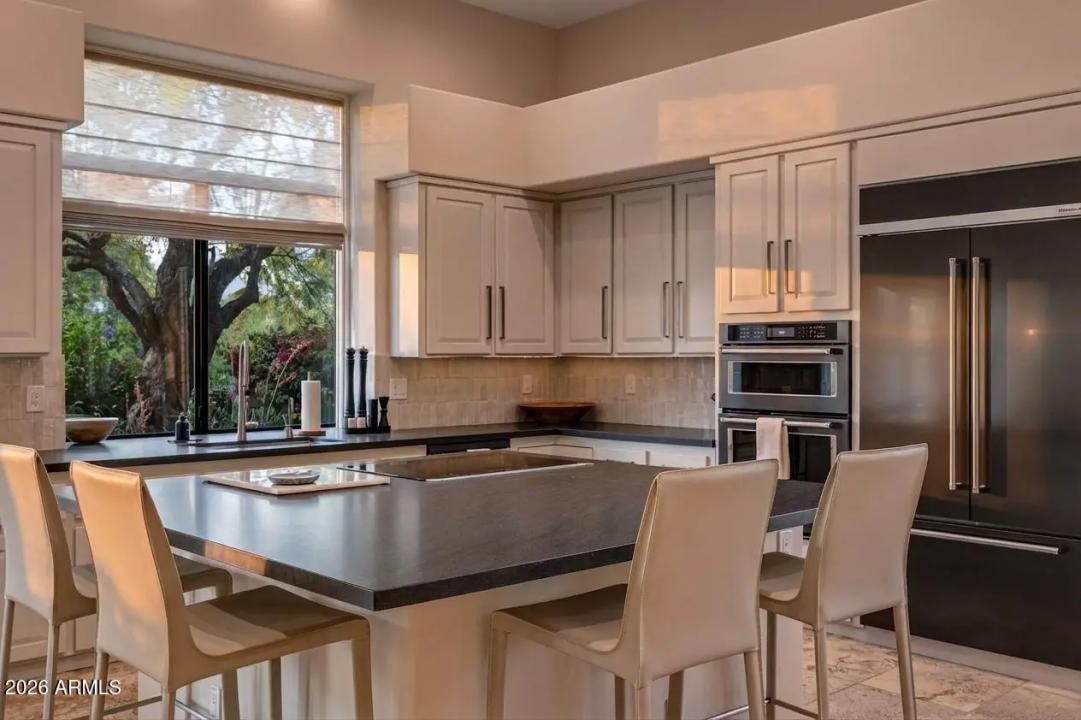 Real Estate Picture 6