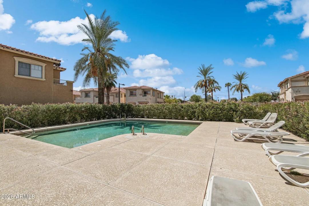 Real Estate Picture 25