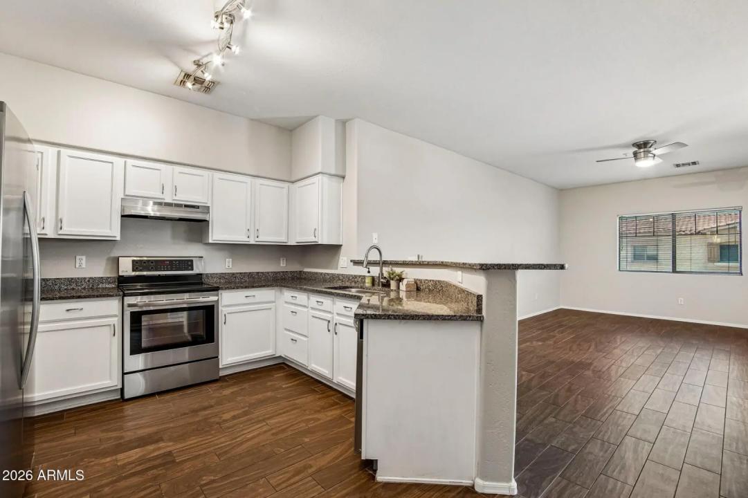 Real Estate Picture 6