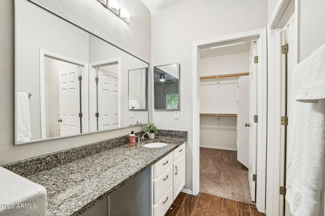 Real Estate Picture 13