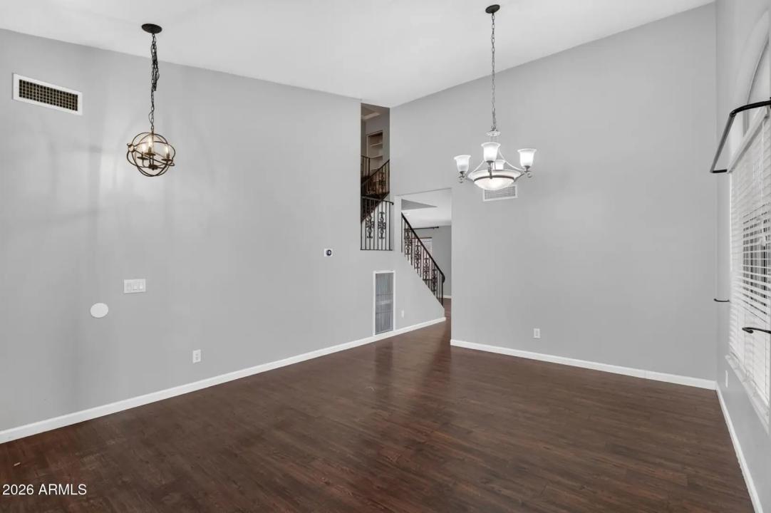 Real Estate Picture 8