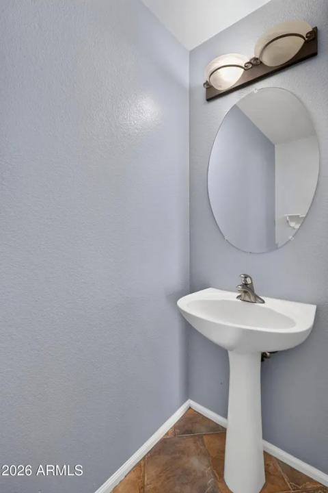 Real Estate Picture 12