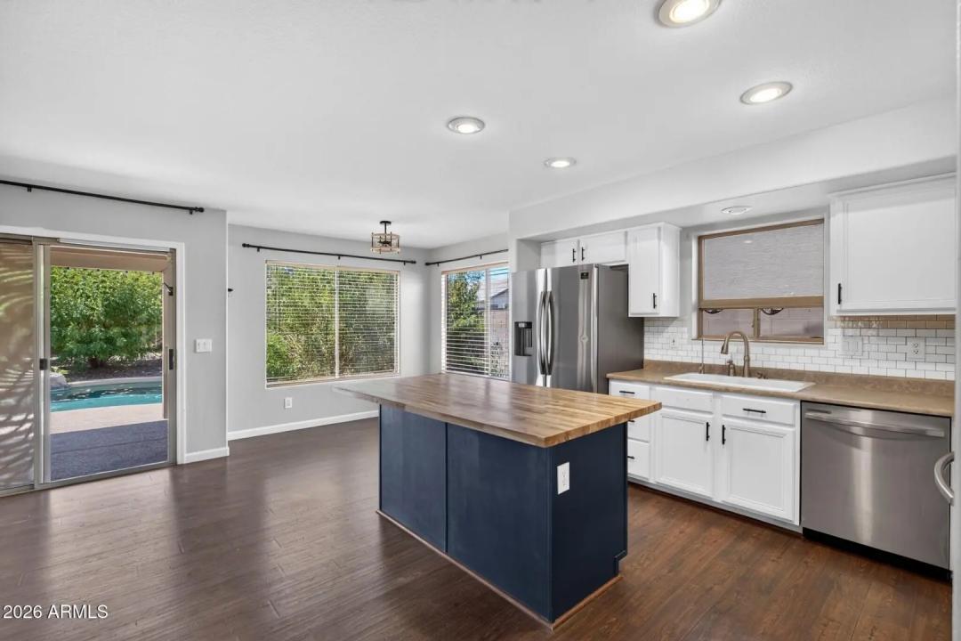 Real Estate Picture 19