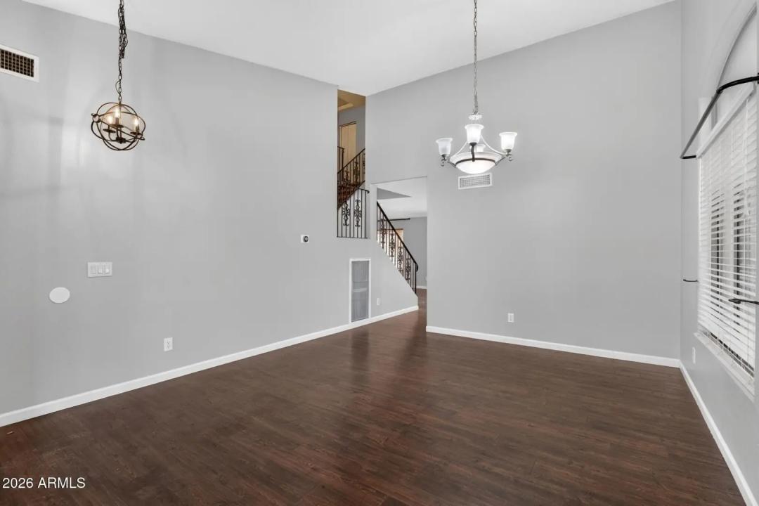 Real Estate Picture 9