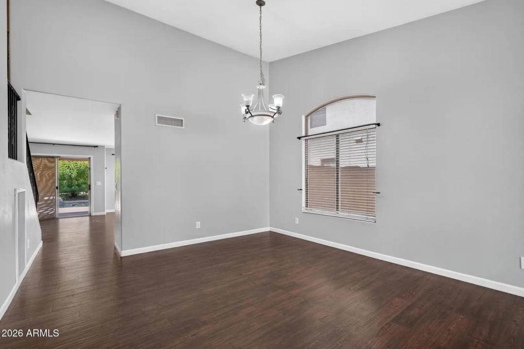 Real Estate Picture 10