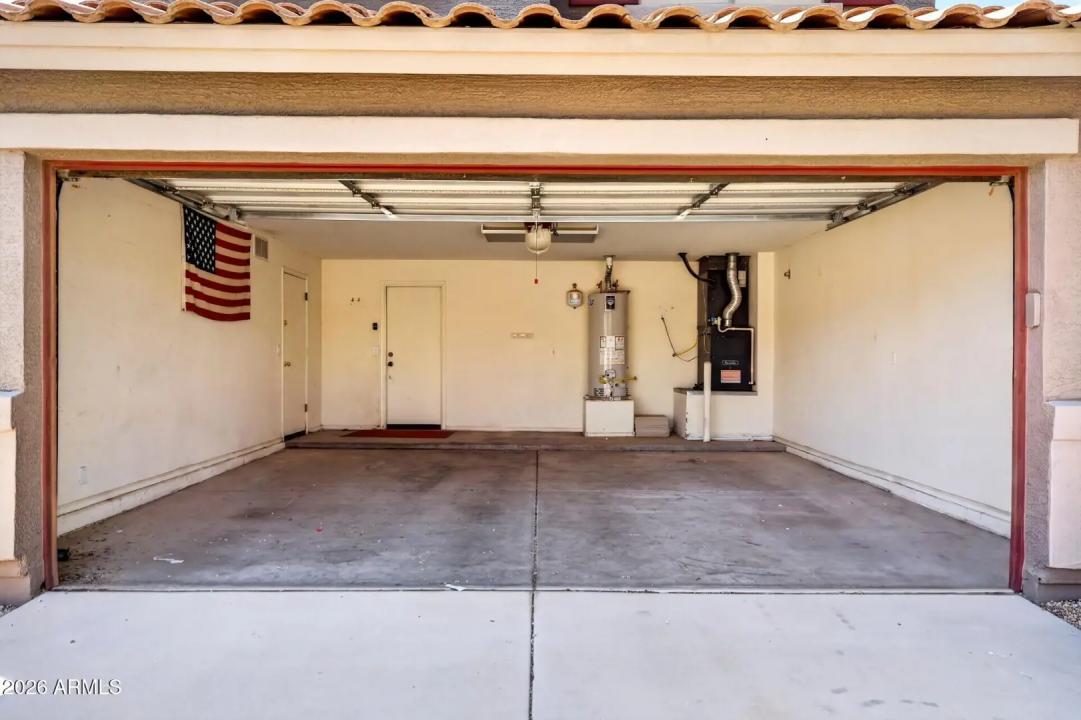 Real Estate Picture 4