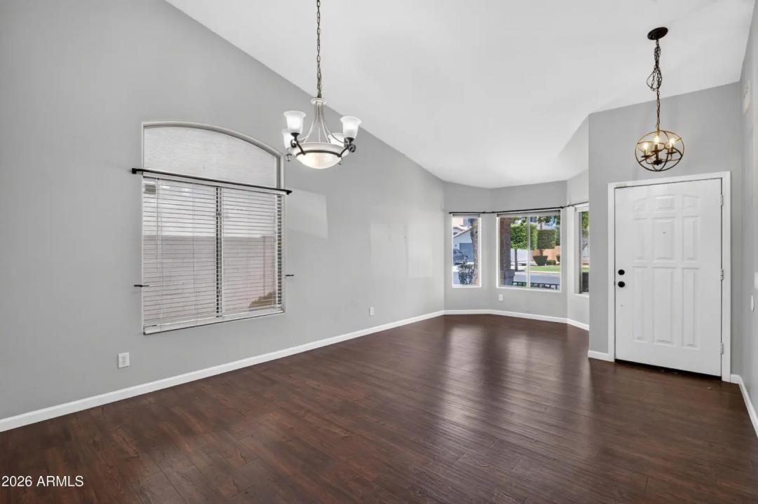 Real Estate Picture 5