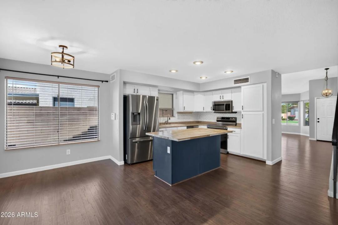 Real Estate Picture 20