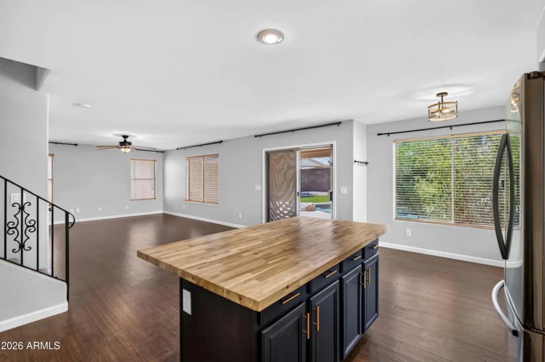 Real Estate Picture 22