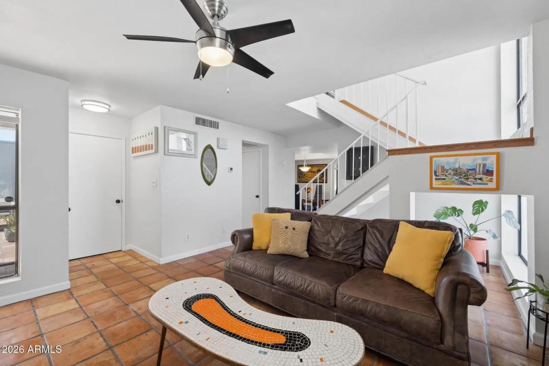 Real Estate Picture 7