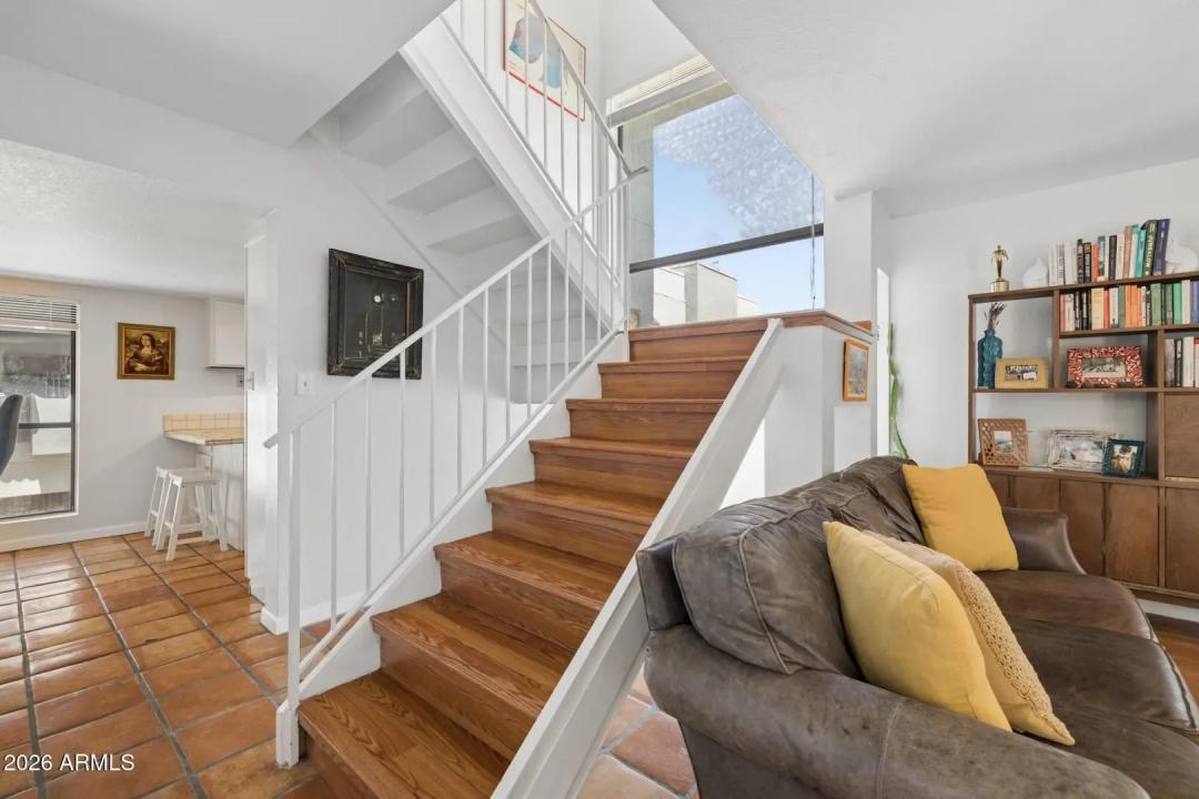Real Estate Picture 9