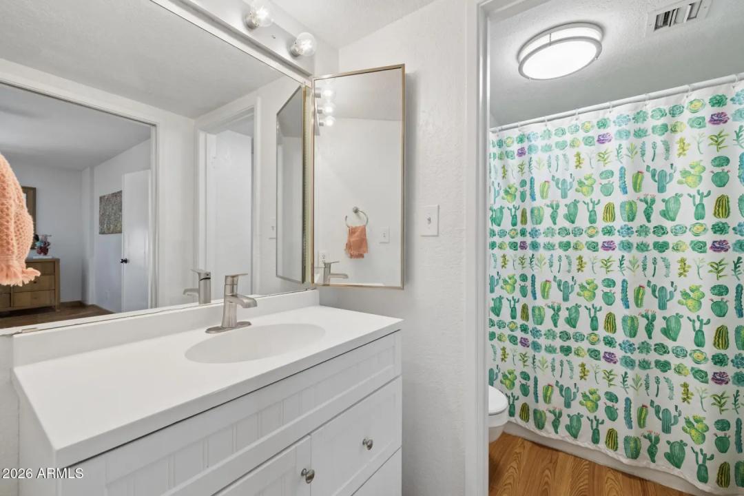 Real Estate Picture 23