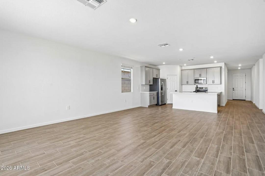 Real Estate Picture 6
