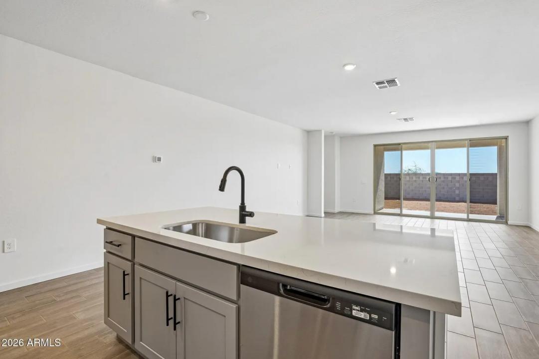 Real Estate Picture 10
