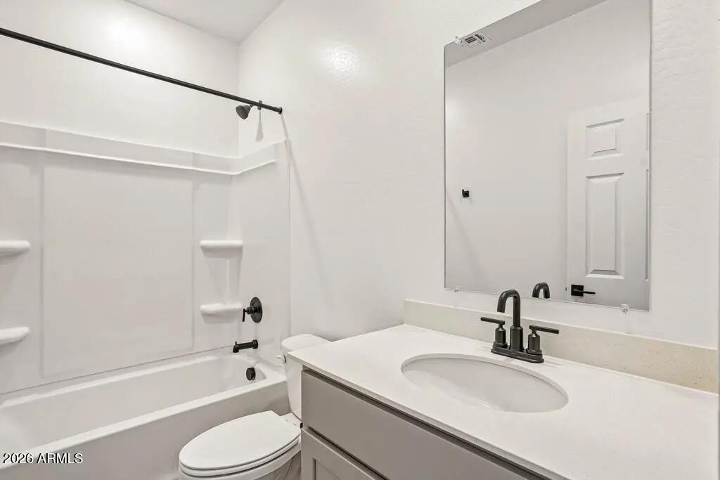 Real Estate Picture 15