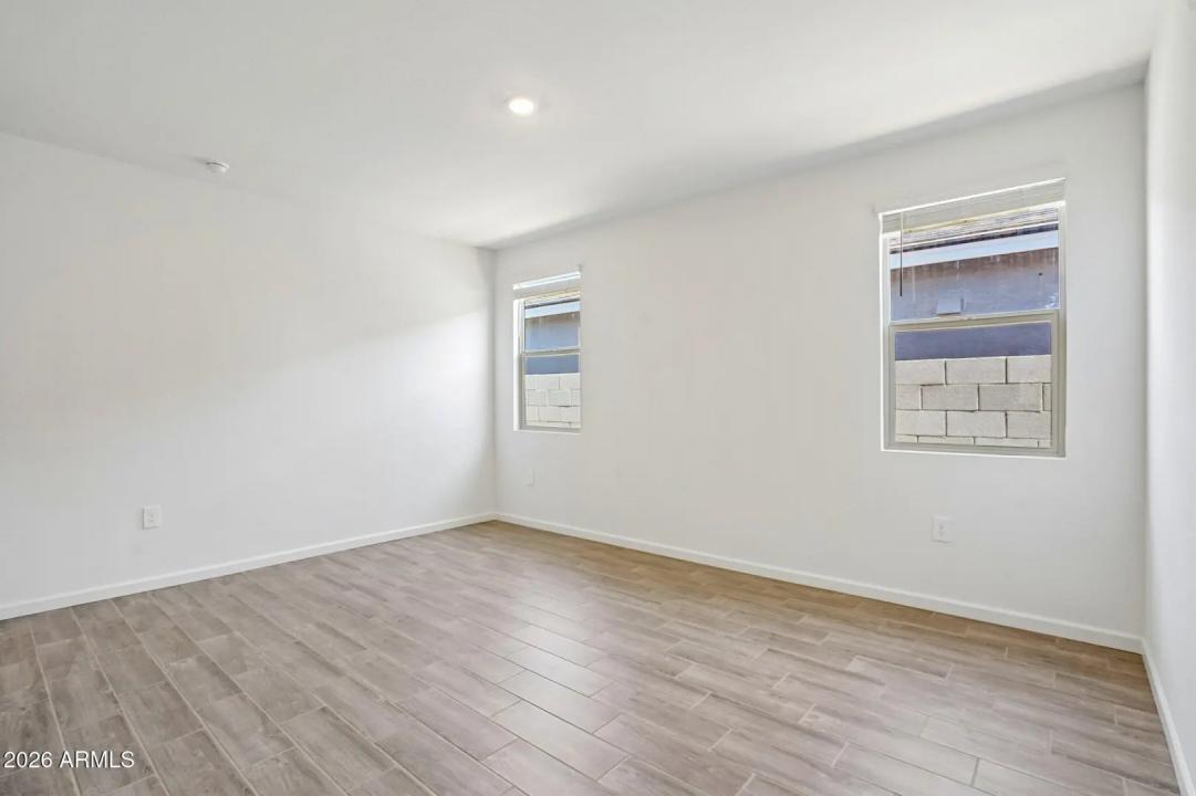 Real Estate Picture 19