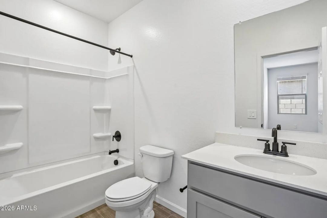Real Estate Picture 20