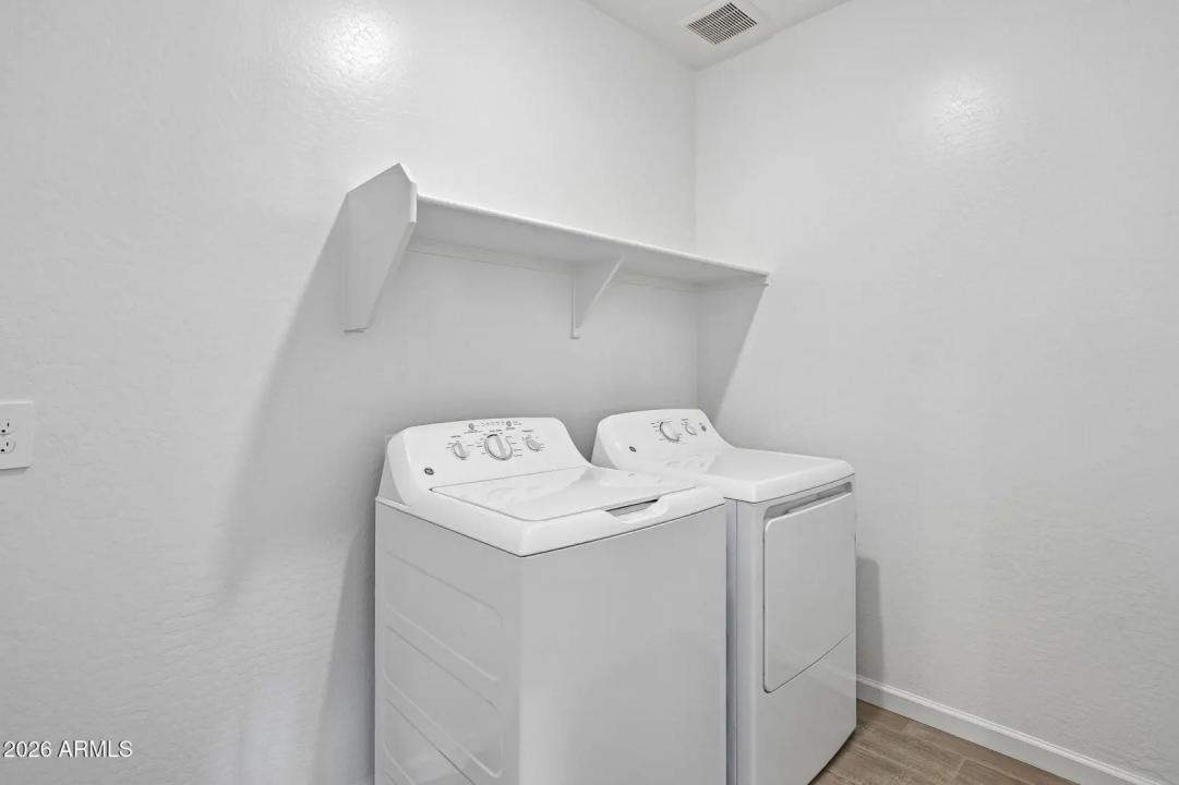 Real Estate Picture 22