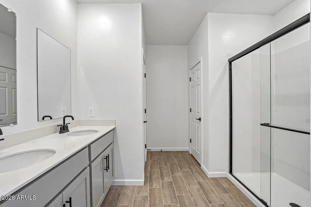Real Estate Picture 25