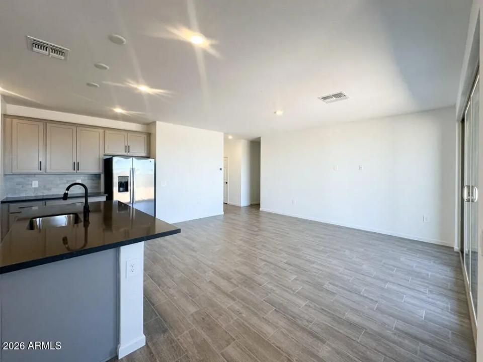 Real Estate Picture 6