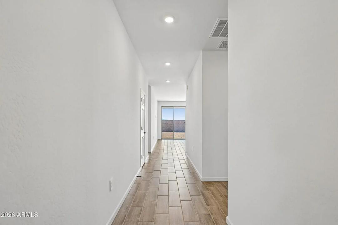 Real Estate Picture 3