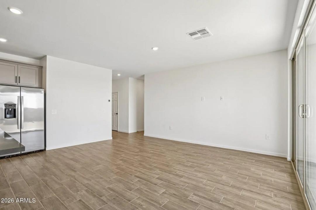 Real Estate Picture 6