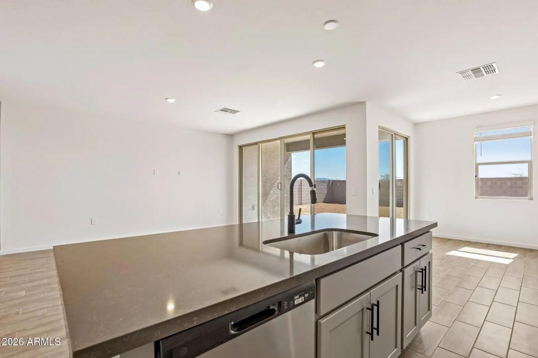 Real Estate Picture 10