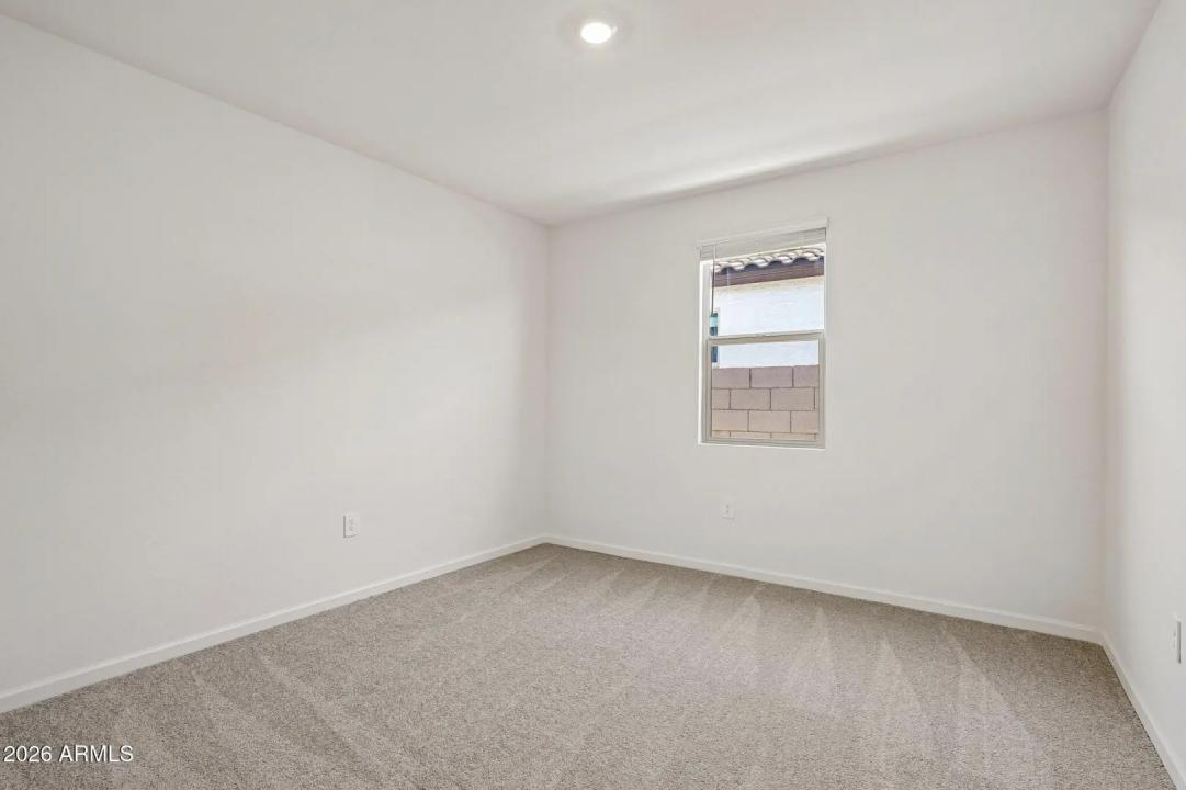 Real Estate Picture 17