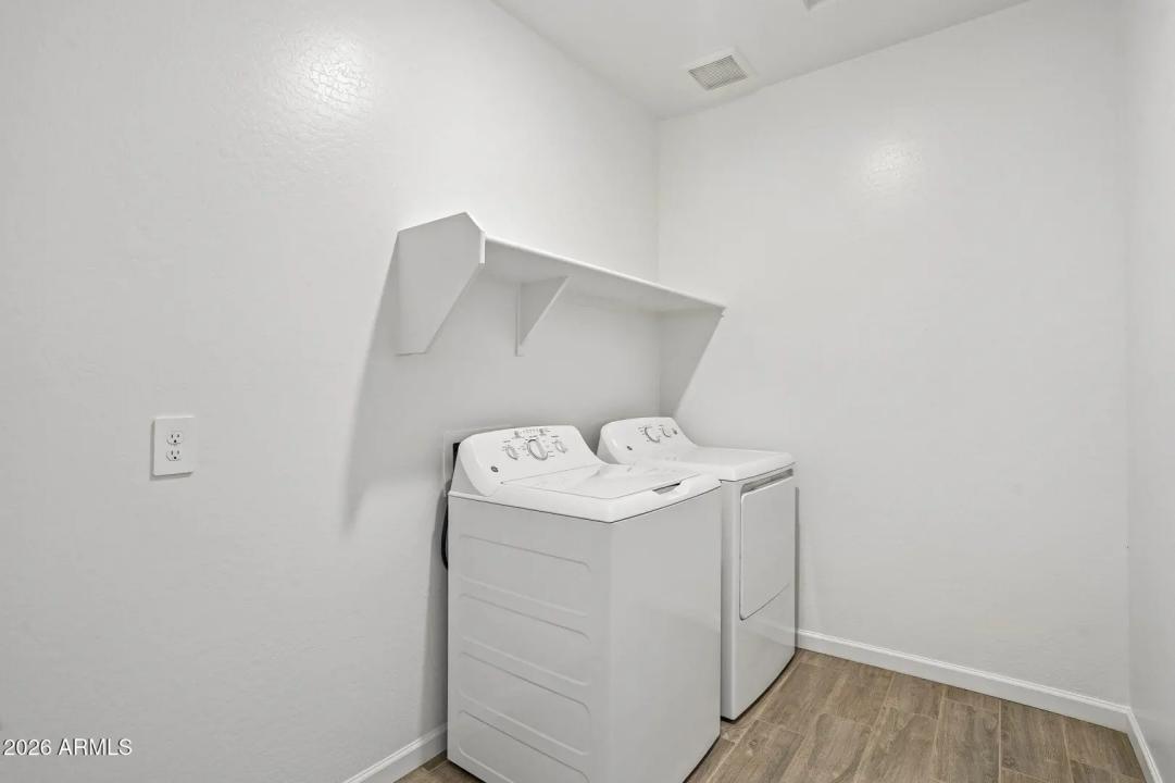 Real Estate Picture 18