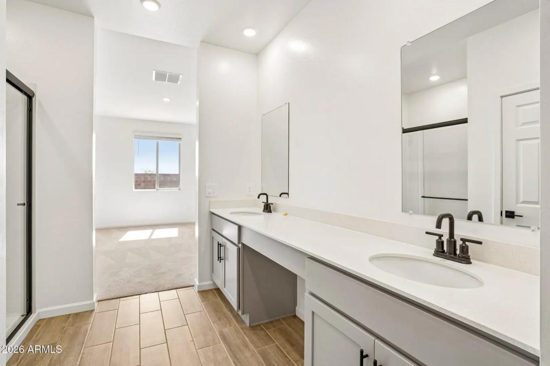 Real Estate Picture 20