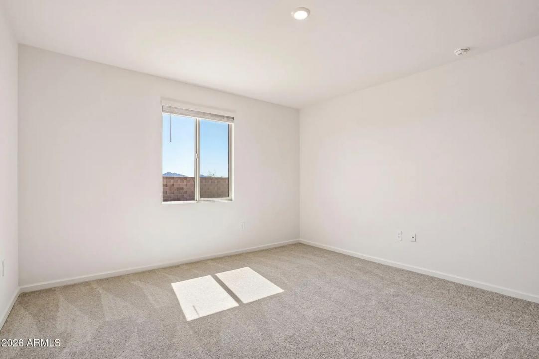 Real Estate Picture 23