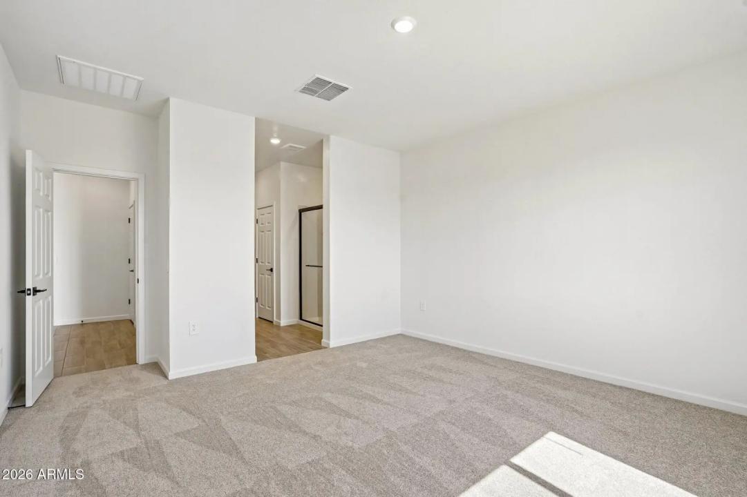 Real Estate Picture 24