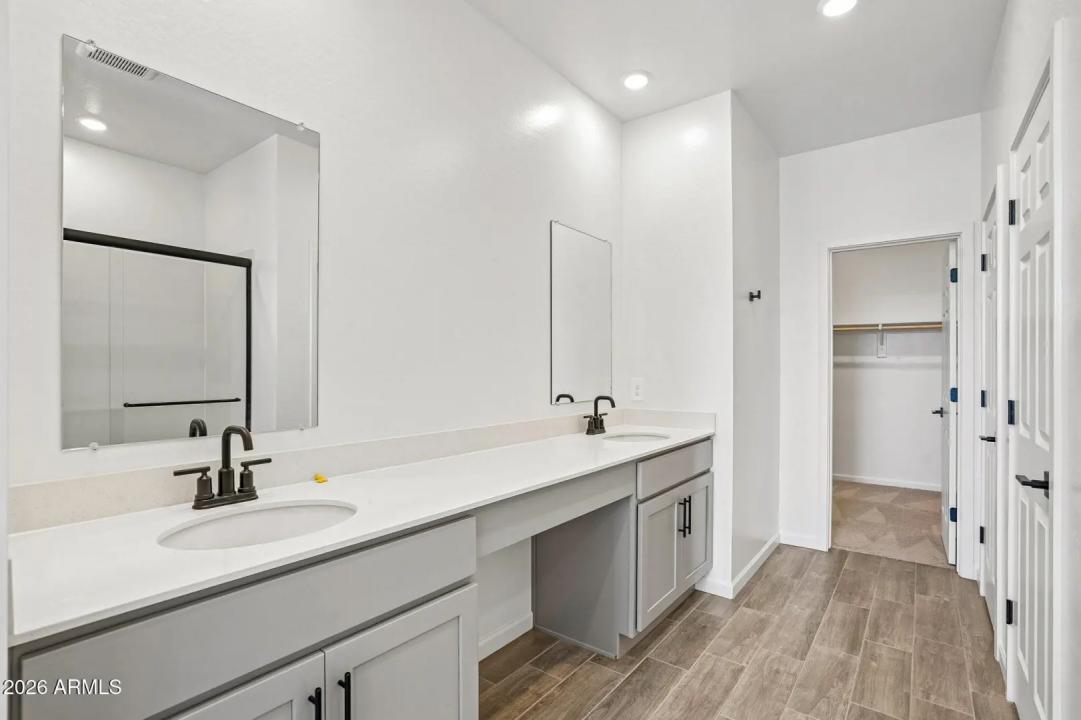 Real Estate Picture 26