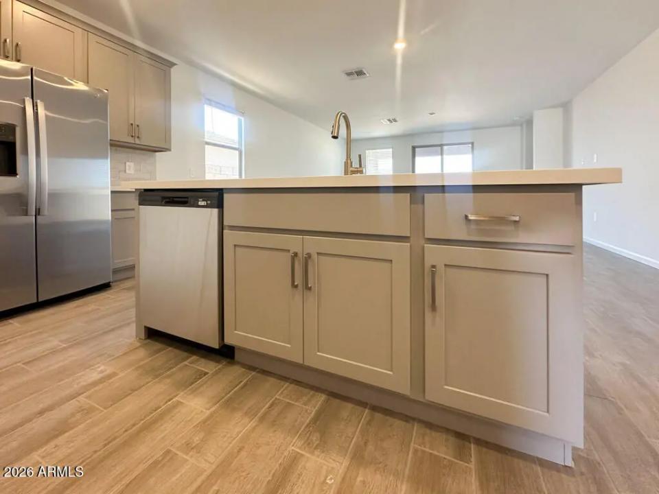 Real Estate Picture 7