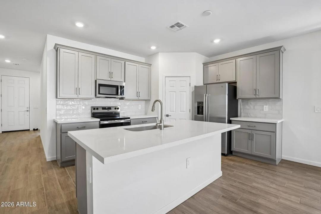 Real Estate Picture 10