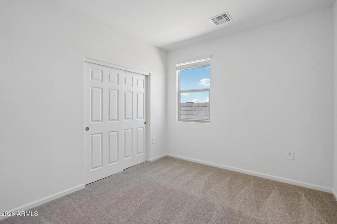 Real Estate Picture 18